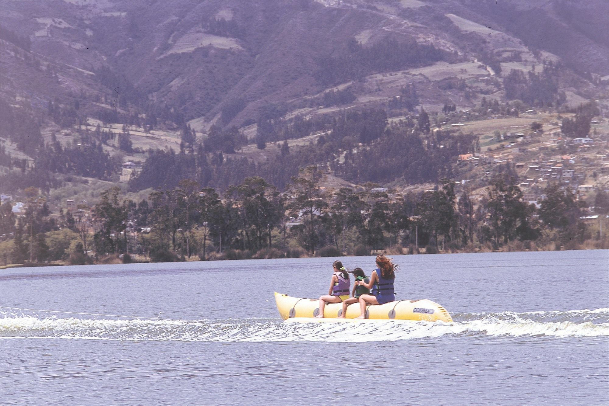 Estelar Paipa Hotel Spa & Y Centro De Convenciones Exterior photo Boaters on the lake